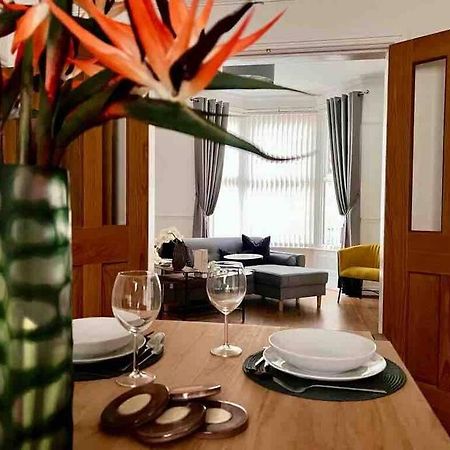 Anfield Home Sleeps 5 Close To Lfc Free Parking Liverpool Extérieur photo