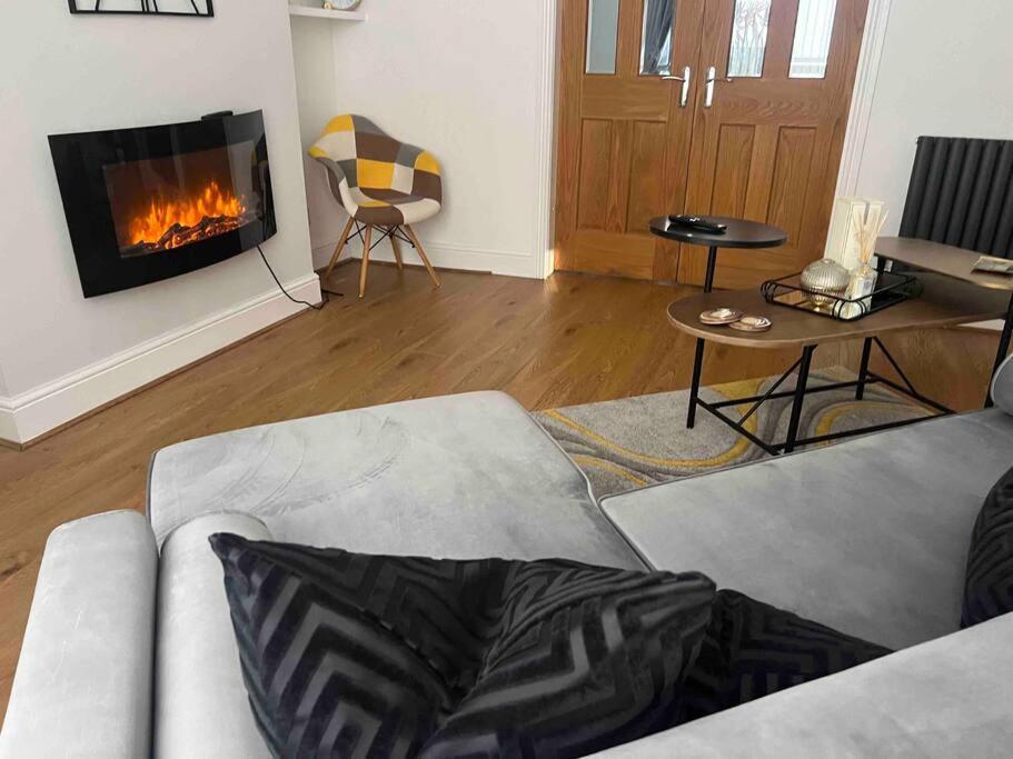 Anfield Home Sleeps 5 Close To Lfc Free Parking Liverpool Extérieur photo