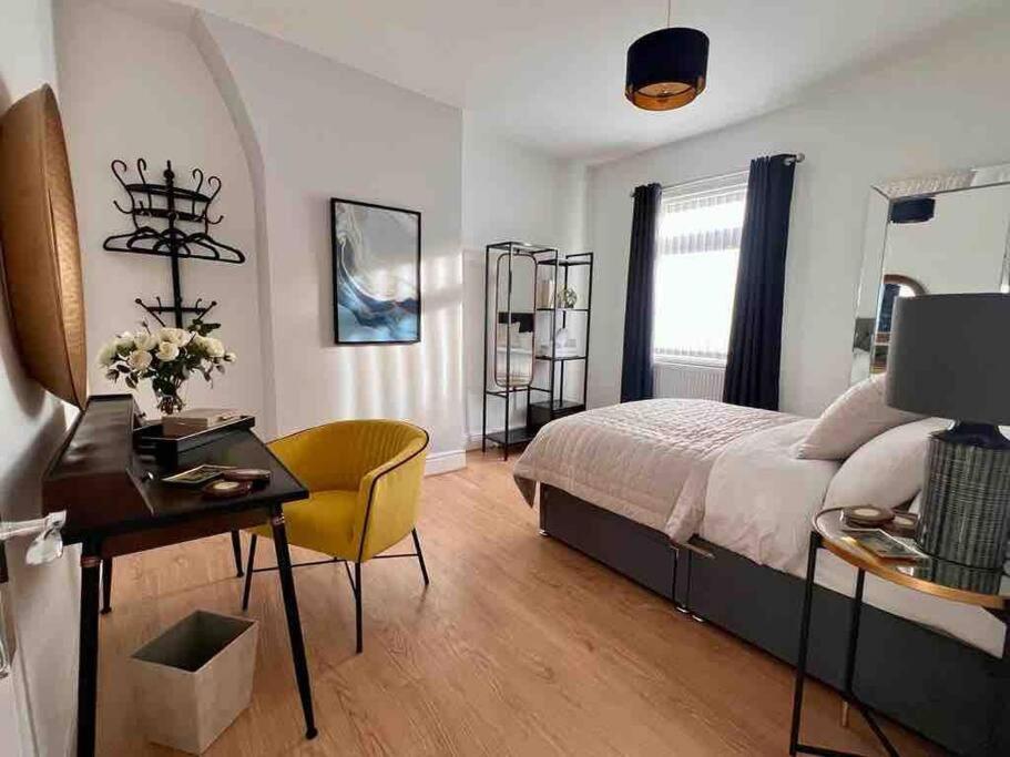Anfield Home Sleeps 5 Close To Lfc Free Parking Liverpool Extérieur photo