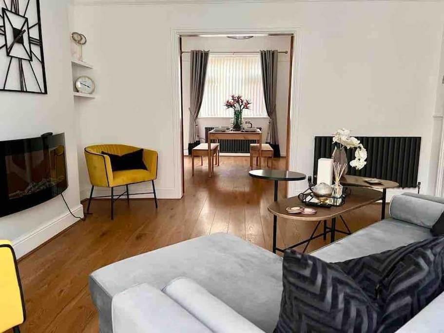 Anfield Home Sleeps 5 Close To Lfc Free Parking Liverpool Extérieur photo