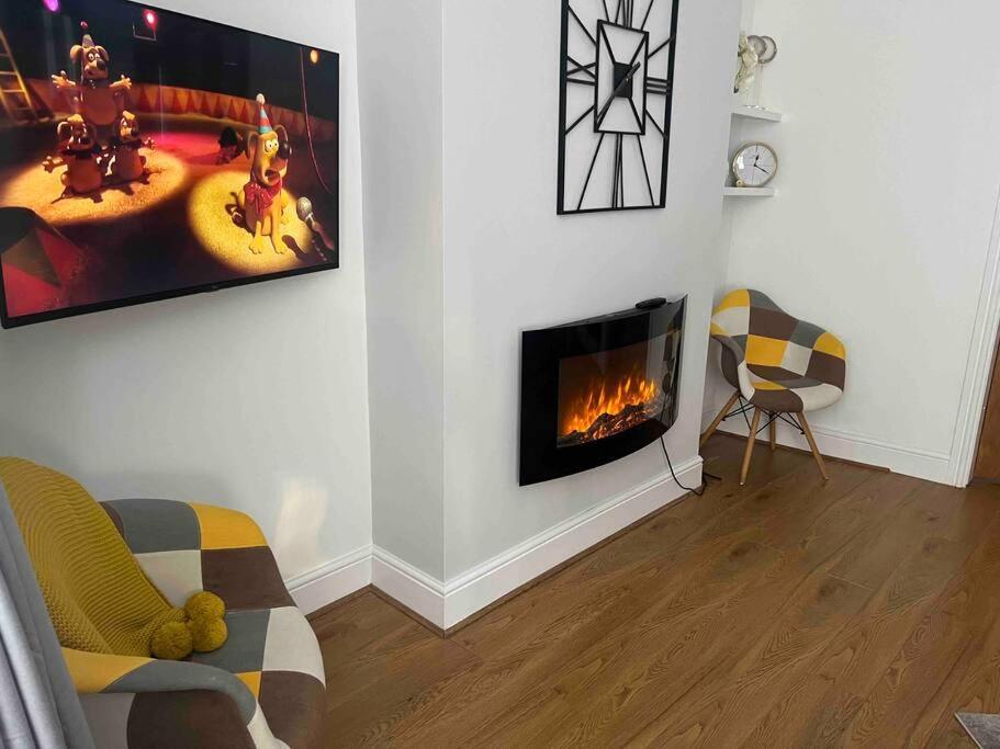 Anfield Home Sleeps 5 Close To Lfc Free Parking Liverpool Extérieur photo