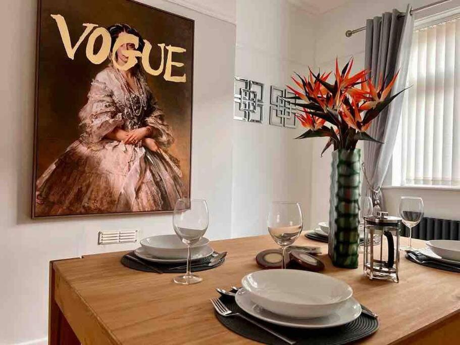 Anfield Home Sleeps 5 Close To Lfc Free Parking Liverpool Extérieur photo