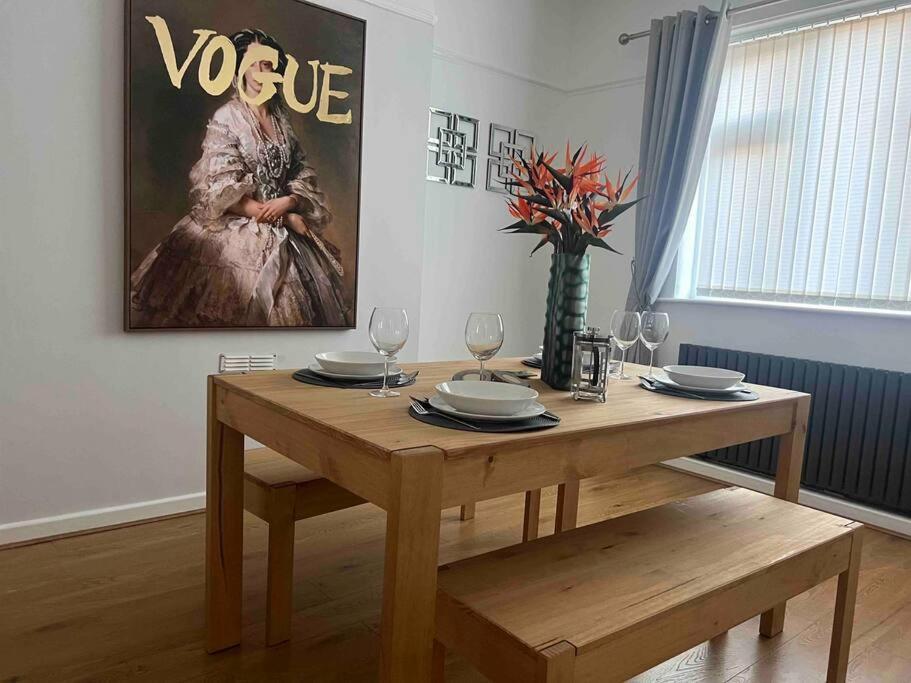 Anfield Home Sleeps 5 Close To Lfc Free Parking Liverpool Extérieur photo