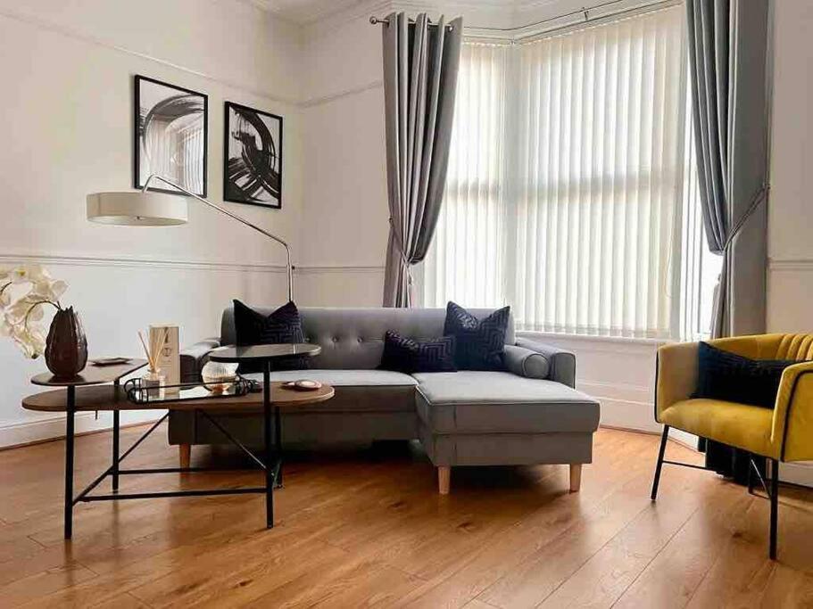 Anfield Home Sleeps 5 Close To Lfc Free Parking Liverpool Extérieur photo